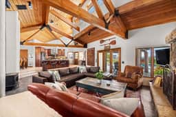 Spacious home, Sleeps 12, Spa, Pool, EV, Stunning!