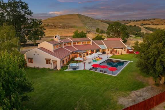 Spacious home, Sleeps 12, Spa, Pool, EV, Stunning!