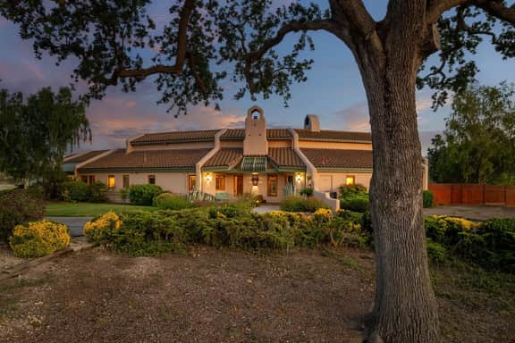 Spacious home, Sleeps 12, Spa, Pool, EV, Stunning!